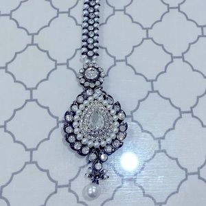 Tikli (Indian/ Bengali head piece)